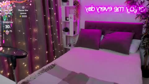 Snapshot of katyaneilson chatting on 02-27-25, 07:12 Kate online show from 02-27-25, 07:12