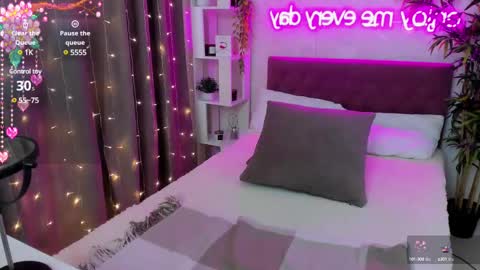 Snapshot of katyaneilson chatting on 03-07-25, 07:08 Kate online show from 03-07-25, 07:08