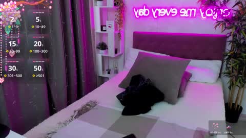 Snapshot of katyaneilson chatting on 03-09-25, 06:06 Kate online show from 03-09-25, 06:06