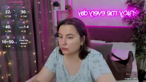 Snapshot of katyaneilson chatting on 09-21-25, 03:30 Kate online show from 09-21-25, 03:30