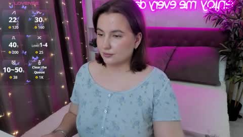 Snapshot of katyaneilson chatting on 10-03-25, 05:59 Kate online show from 10-03-25, 05:59