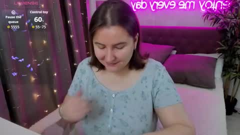 Snapshot of katyaneilson chatting on 10-08-25, 04:32 Kate online show from 10-08-25, 04:32