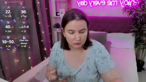 Snapshot of katyaneilson chatting on 10-26-25, 04:29 Kate online show from 10-26-25, 04:29