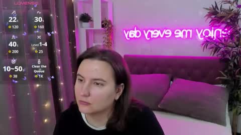 Snapshot of katyaneilson chatting on 11-05-25, 06:35 Kate online show from 11-05-25, 06:35