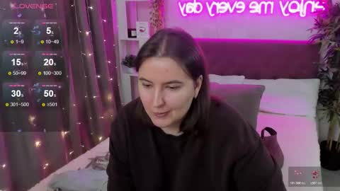 Snapshot of katyaneilson chatting on 11-14-25, 04:33 Kate online show from 11-14-25, 04:33