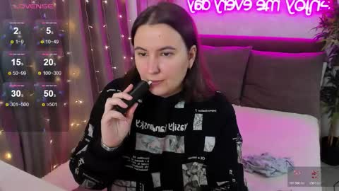 Snapshot of katyaneilson chatting on 11-19-25, 04:01 Kate online show from 11-19-25, 04:01