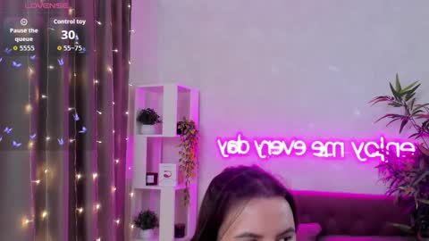 Snapshot of katyaneilson chatting on 01-07-26, 05:43 Kate online show from 01-07-26, 05:43