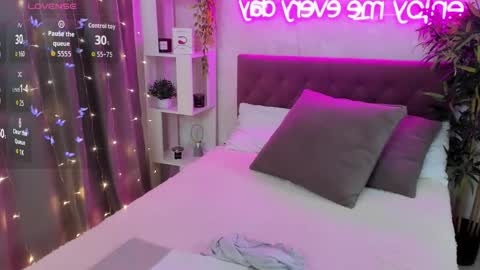 Snapshot of katyaneilson chatting on 01-08-26, 06:26 Kate online show from 01-08-26, 06:26