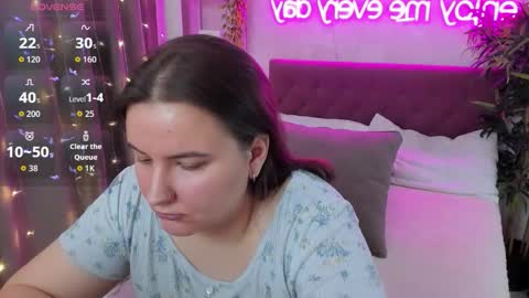 Snapshot of katyaneilson chatting on 01-10-26, 05:20 Kate online show from 01-10-26, 05:20