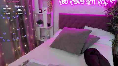 Snapshot of katyaneilson chatting on 01-18-26, 03:32 Kate online show from 01-18-26, 03:32