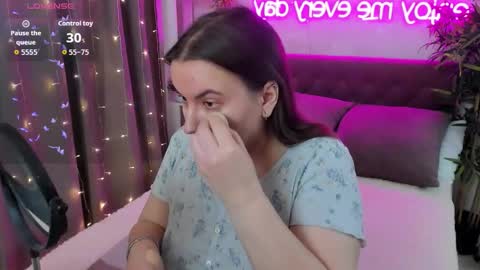 Snapshot of katyaneilson chatting on 02-14-26, 05:04 Kate online show from 02-14-26, 05:04