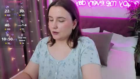 Snapshot of katyaneilson chatting on 02-15-26, 07:51 Kate online show from 02-15-26, 07:51