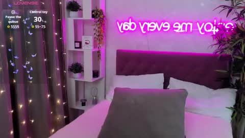 Snapshot of katyaneilson chatting on 02-22-26, 04:46 Kate online show from 02-22-26, 04:46