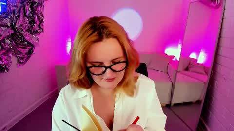 Snapshot of katybriggs chatting on 07-15-26, 05:45 Katy online show from 07-15-26, 05:45