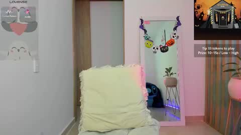 Snapshot of katysmiith26 chatting on 10-25-25, 10:37 Katherine online show from 10-25-25, 10:37