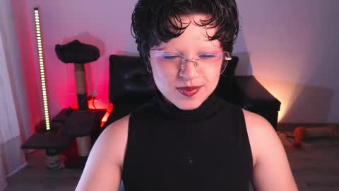 Snapshot of katyxxx_043 chatting on 10-17-25, 07:05 katyxxx_043 online show from 10-17-25, 07:05