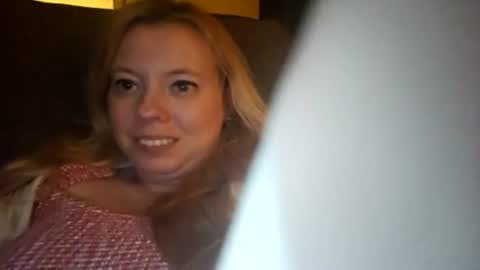 Snapshot of kawaiibelle chatting on 08-01-26, 04:12 KawaiiBelle online show from 08-01-26, 04:12