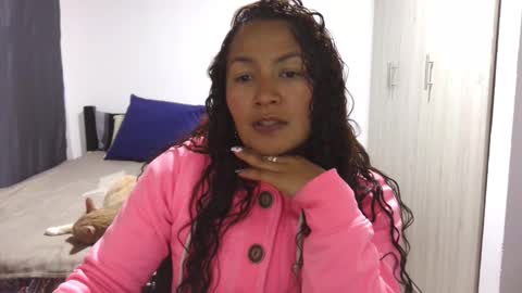 Snapshot of kawit1 chatting on 11-06-25, 03:40 Khawit online show from 11-06-25, 03:40