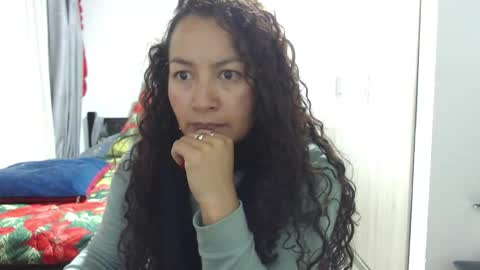 Snapshot of kawit1 chatting on 12-22-25, 09:06 Khawit online show from 12-22-25, 09:06