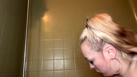 kay_la online show from 09-16-25, 06:47