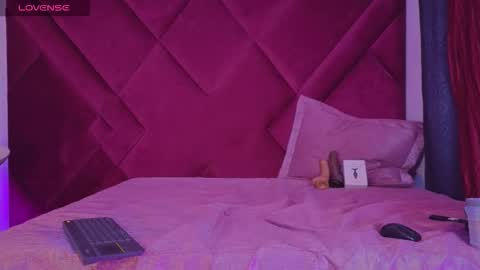 Cattleya stone online show from 10-30-25, 07:32