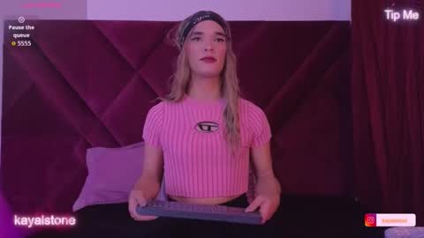 Cattleya stone online show from 01-14-26, 07:14