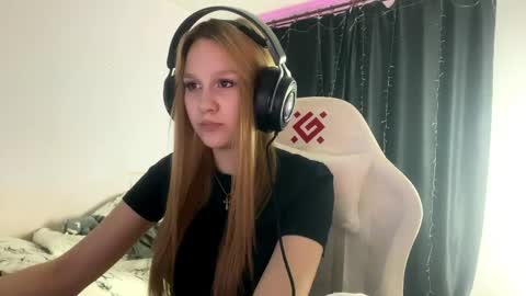 Amia online show from 04-24-26, 05:48