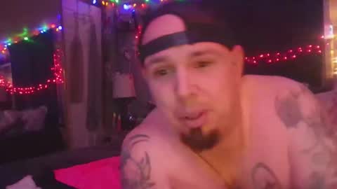 Snapshot of kaylaandmike23 chatting on 06-01-26, 06:26 M and K online show from 06-01-26, 06:26