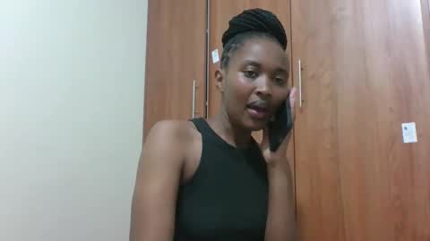 Snapshot of kaylar005 chatting on 05-21-26, 05:42 kaylar online show from 05-21-26, 05:42