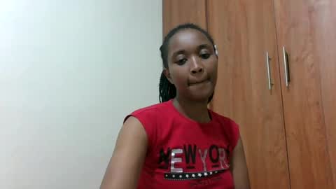 Snapshot of kaylar005 chatting on 06-15-26, 04:31 kaylar online show from 06-15-26, 04:31