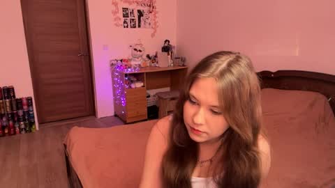 Nyelle online show from 05-12-26, 03:53
