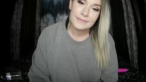 Snapshot of kayleecumsalot chatting on 01-24-25, 08:13 Kaylee 3 online show from 01-24-25, 08:13