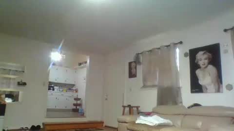 Snapshot of kayleekakesnslim chatting on 10-27-25, 06:01 kaylee kakes online show from 10-27-25, 06:01