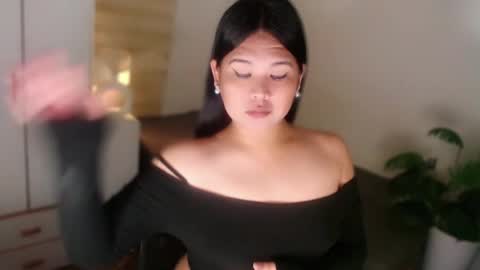 Y O U R        F U T U R E       K A Y L E E  online show from 06-18-26, 03:38