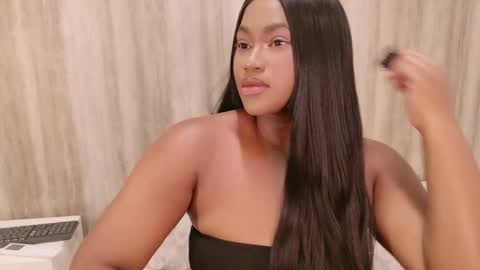 Snapshot of kaylie_mitchel chatting on 09-26-25, 10:47 KAYLIE online show from 09-26-25, 10:47