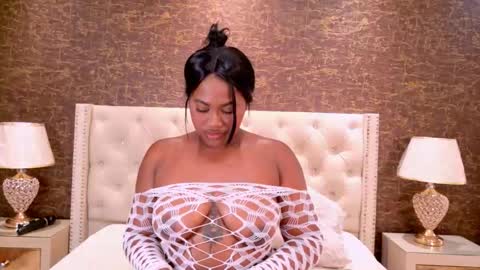 Snapshot of kaylie_mitchel chatting on 11-04-25, 11:26 KAYLIE online show from 11-04-25, 11:26