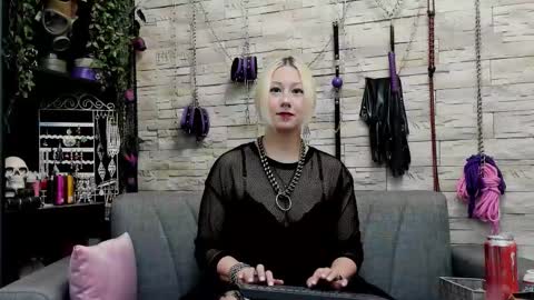 Miss Kazia online show from 10-12-25, 11:37