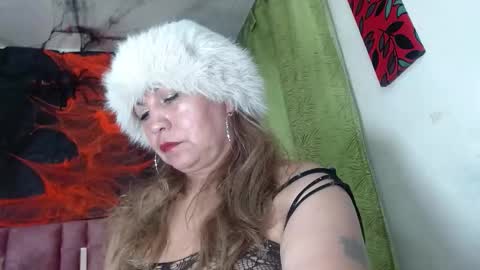 KAZSANDRAH online show from 10-28-25, 01:03