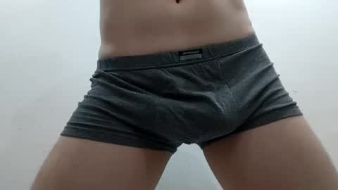 Snapshot of keepitsecret05 chatting on 03-27-26, 02:17 Eliot online show from 03-27-26, 02:17