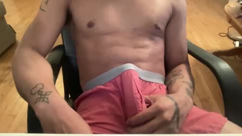 Snapshot of keesey23 chatting on 10-27-25, 12:36 Keesey23 online show from 10-27-25, 12:36