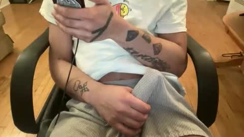 Snapshot of keesey23 chatting on 01-19-26, 12:58 Keesey23 online show from 01-19-26, 12:58