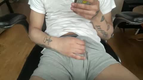 Snapshot of keesey23 chatting on 02-13-26, 10:06 Keesey23 online show from 02-13-26, 10:06