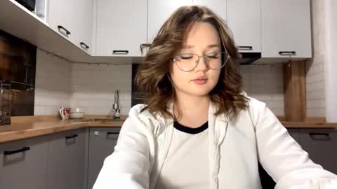 Snapshot of keeshatenn chatting on 02-28-26, 10:38 Velma online show from 02-28-26, 10:38