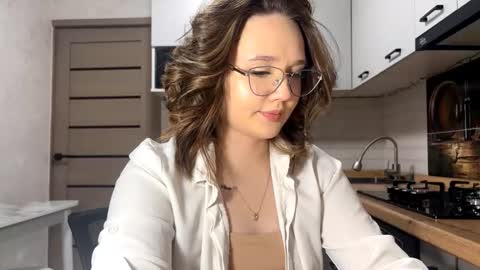 Snapshot of keeshatenn chatting on 03-06-26, 10:23 Velma online show from 03-06-26, 10:23