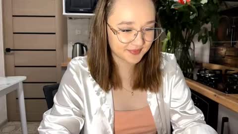 Snapshot of keeshatenn chatting on 03-10-26, 12:43 Velma online show from 03-10-26, 12:43