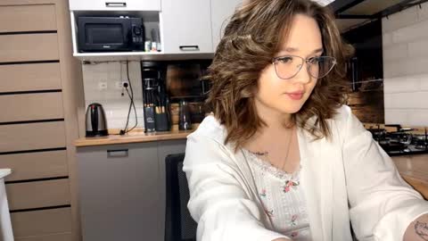 Snapshot of keeshatenn chatting on 03-12-26, 12:22 Velma online show from 03-12-26, 12:22