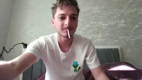 Snapshot of keetherwulf chatting on 05-18-26, 12:22 keetherwulf online show from 05-18-26, 12:22
