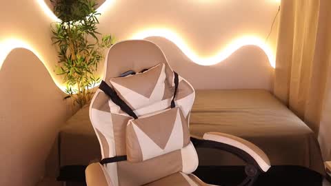 Kehlannis online show from 10-18-25, 08:53