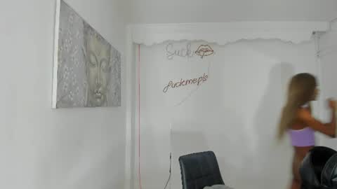 Snapshot of keila_mendoza chatting on 06-30-26, 09:38 Keila online show from 06-30-26, 09:38