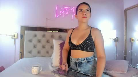 Keily online show from 04-12-26, 11:37